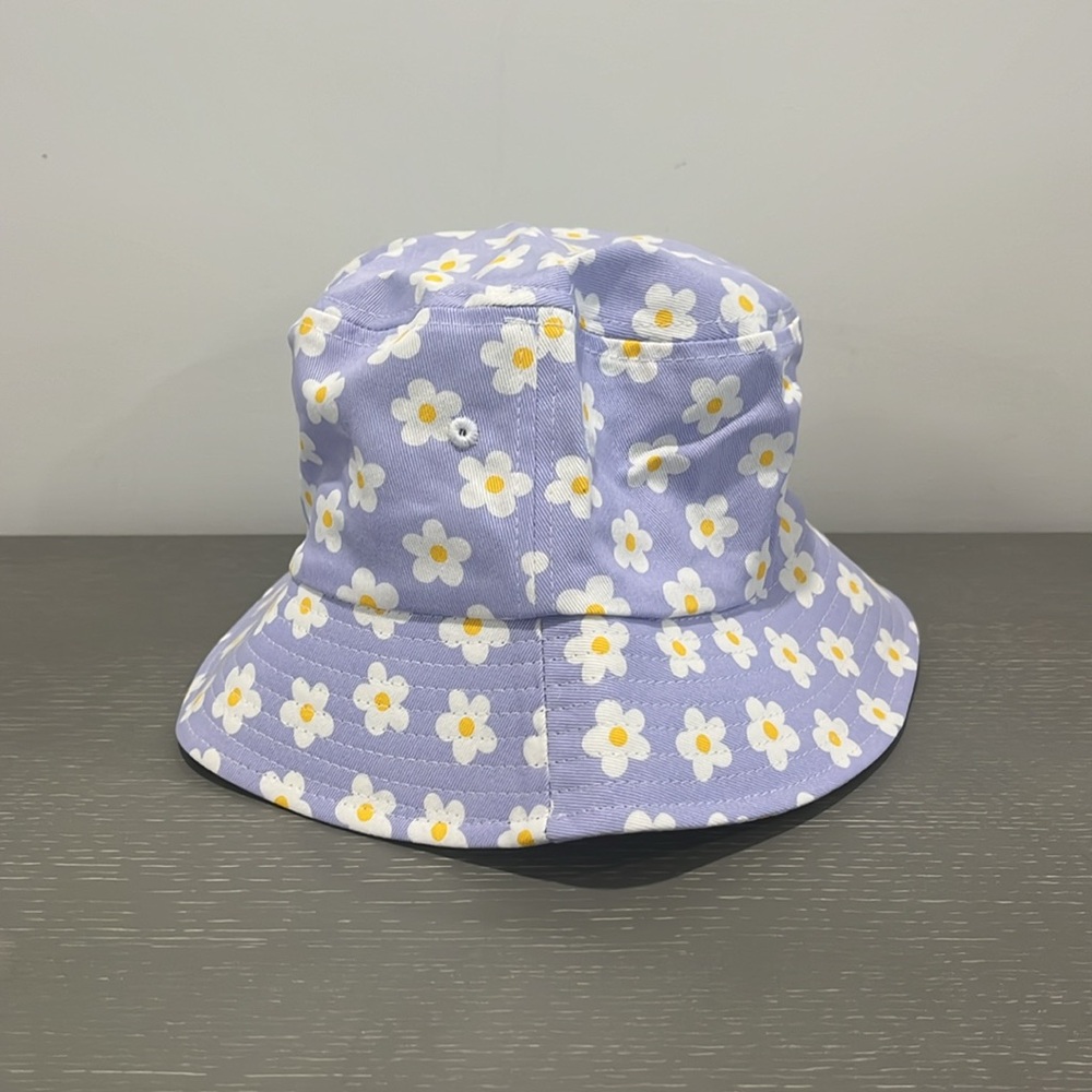 Purple Daisy Bucket Hat NWOT - Picture 2 of 2